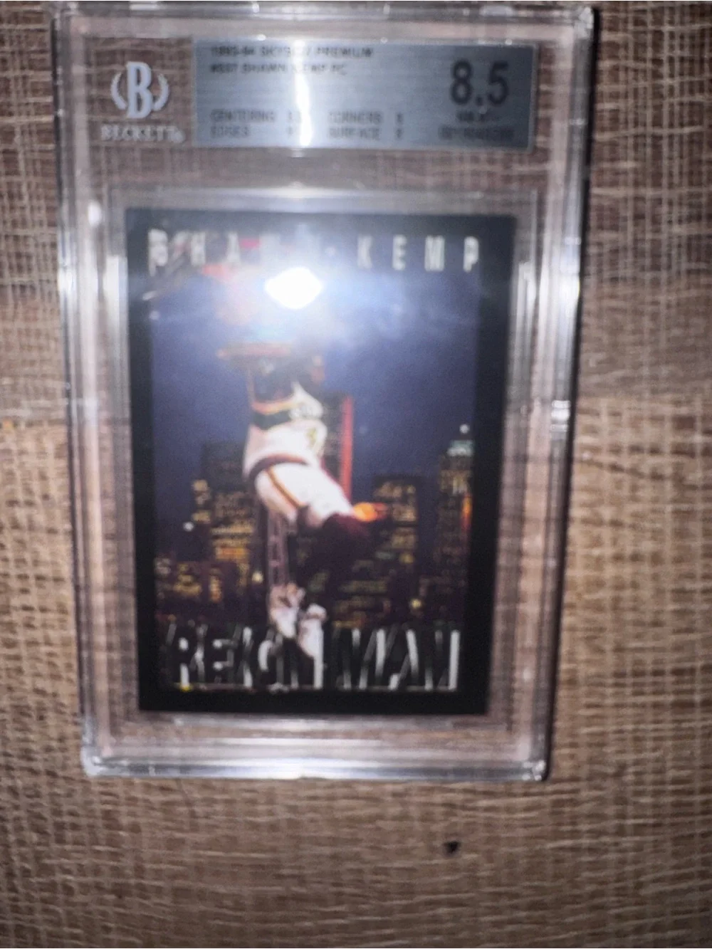 Beckett Graded Sports Card - Yellow and Green 8.5 beckett grading services